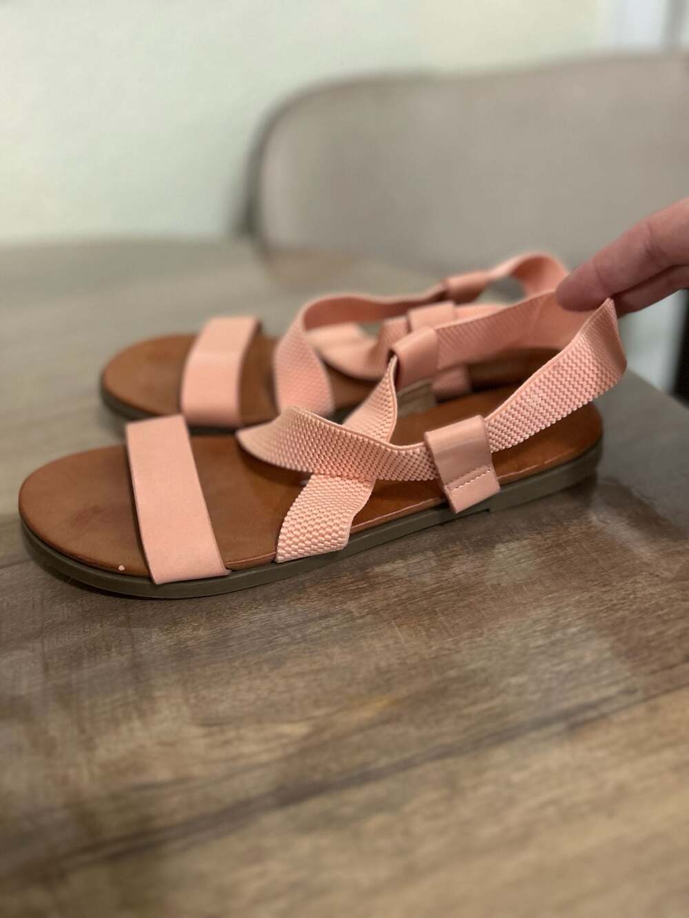 Report Women's Pink Elastic Cross Strap Flat Sandals